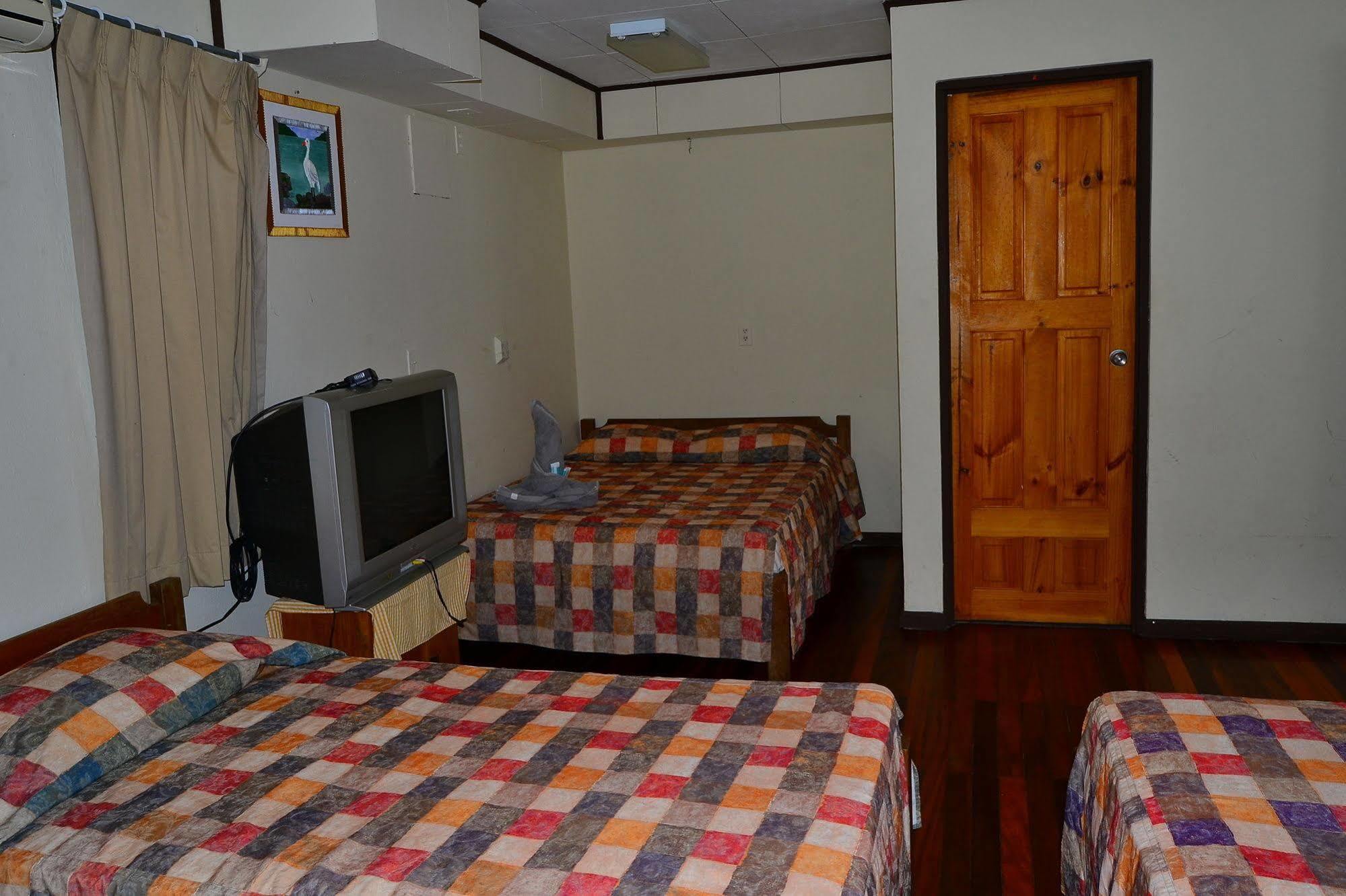 Hotel Sierpe River Экстерьер фото