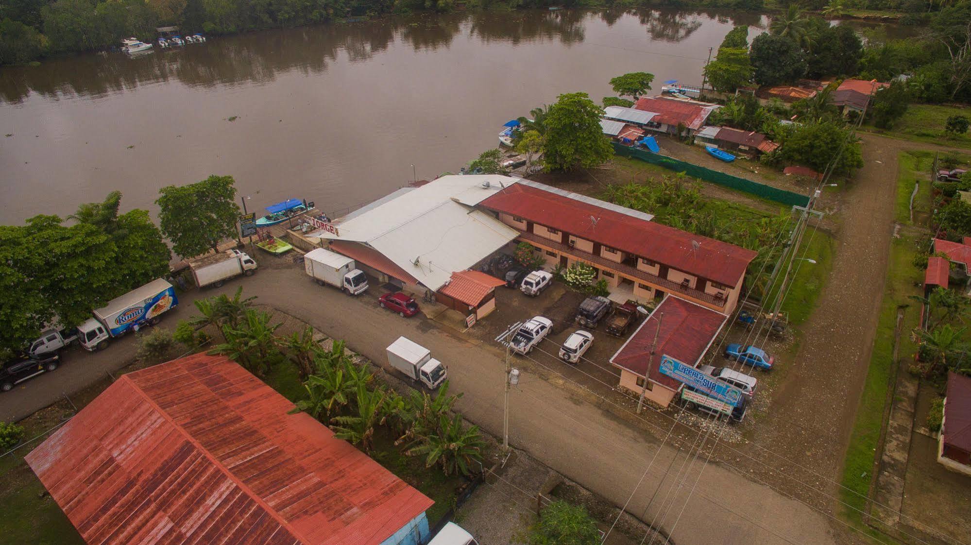 Hotel Sierpe River Экстерьер фото